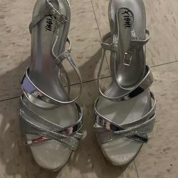 Sparkly shoes and a half heel size 10 - Picture 1 of 3